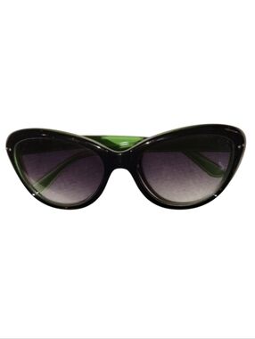 Stylish Black Cat Eye Sunglasses With Green Interior
